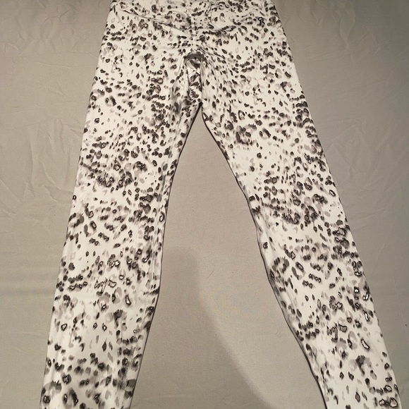 Good American Shin Leggings - Picture 2 of 8